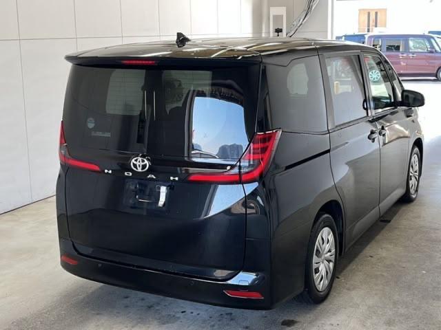 Toyota Noah 2022 G Package Hybrid — photo 5