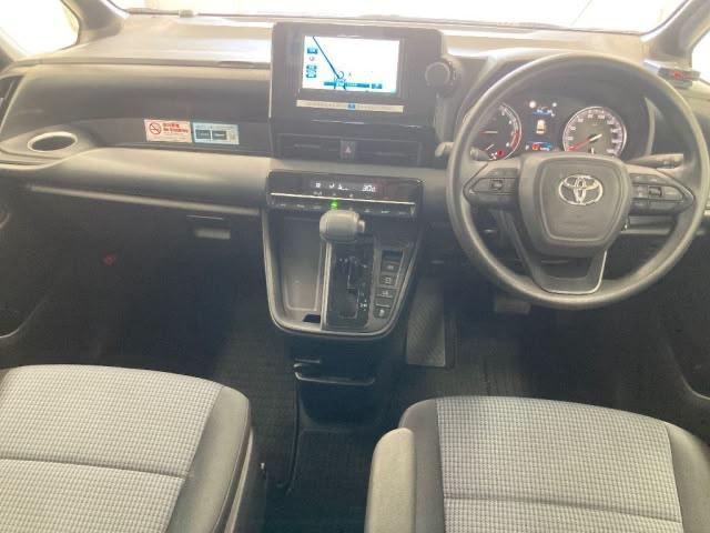 Toyota Noah 2022 G Package Hybrid — photo 6