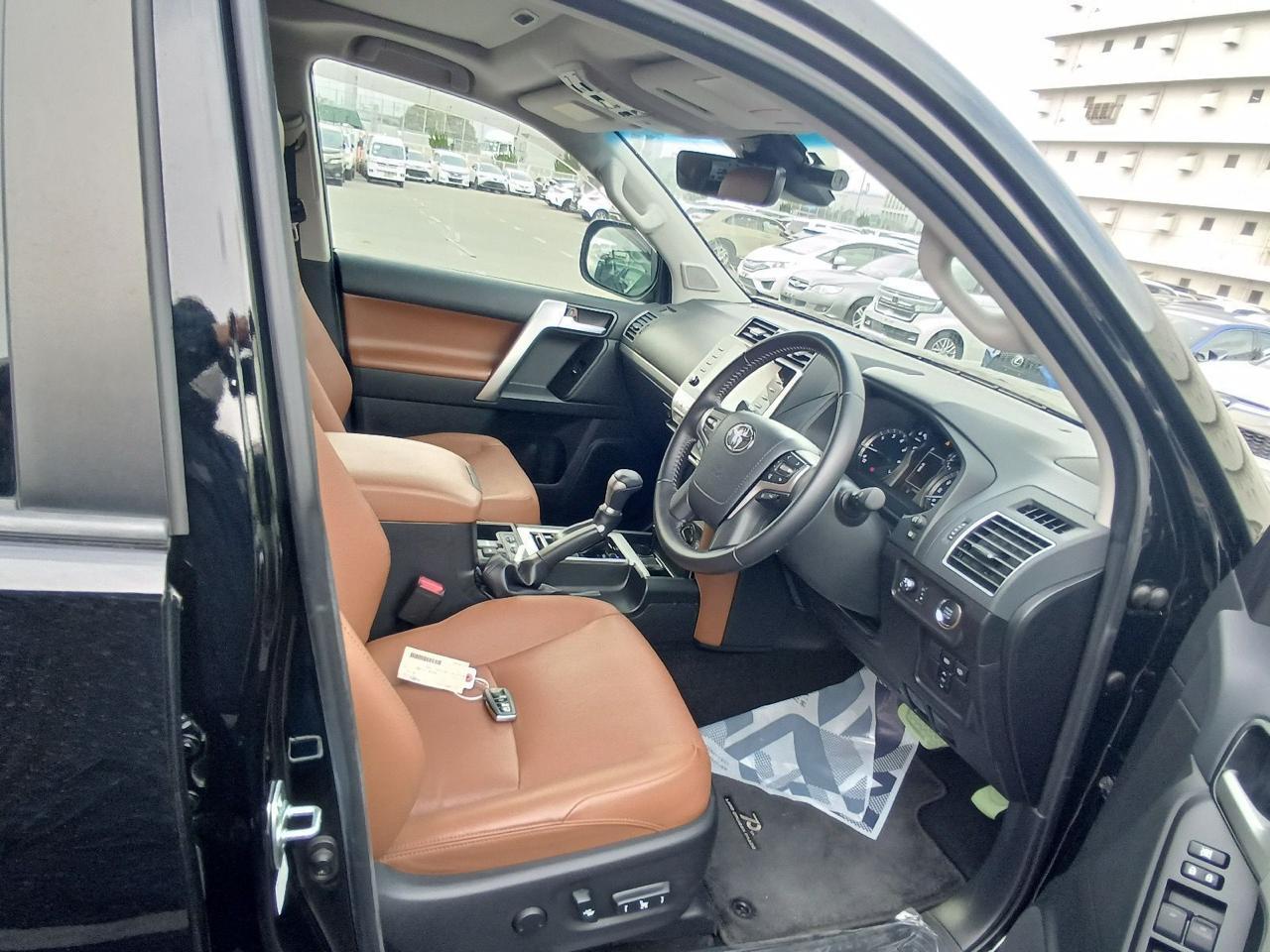 Toyota Land Cruiser Prado TX-L 70th Anniversary — photo 3