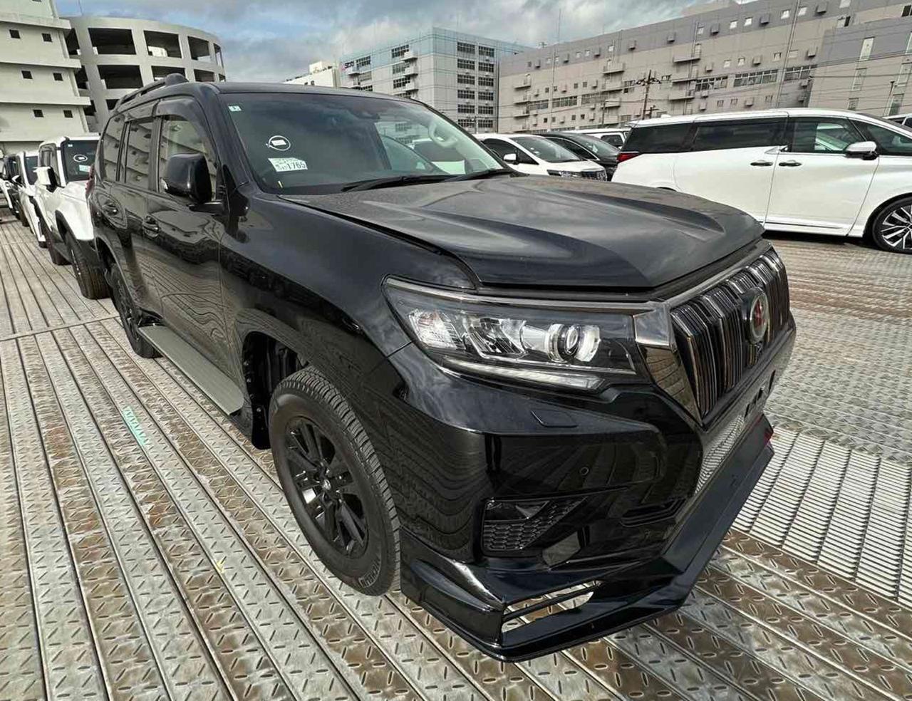 Toyota Land Cruiser Prado TX-L 70th Anniversary — photo 4